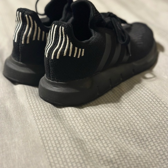 Used - Picture 3 of 3